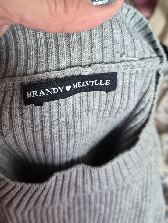 Brandy Melville Gray Ribbe Knit Cropped Sweater Long Sleeve - Picture 8 of 10